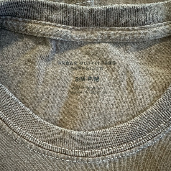 Urban Outfitters over sized graphic tee - Picture 3 of 3